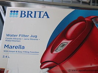 Waterfilterkan brita, staafmixer mandine, projectieklok - afbeelding 4 van  4