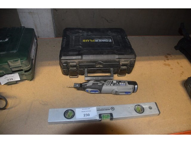 Waterpas, dremel 8220, wipzaag powerplus (4,5,10) - afbeelding 1 van  7