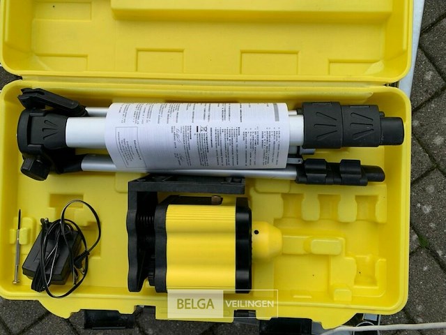 Waterpas op voet - afbeelding 1 van  3