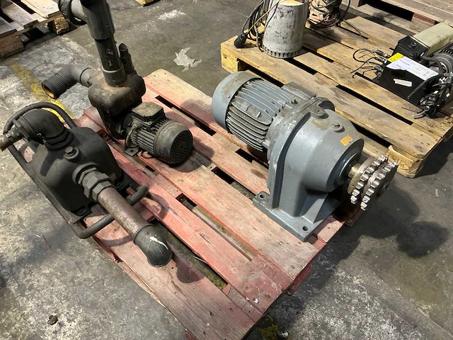 Waterpomp (2x) - afbeelding 1 van  8