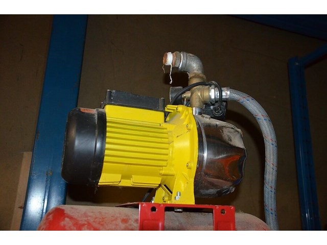 Waterpomp met drukvat ironside megapress 80 - afbeelding 5 van  6