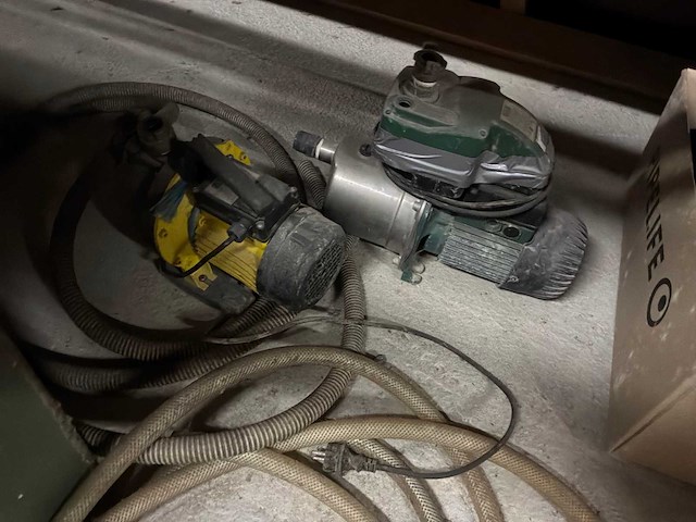 Waterpomp werf gebruikt (4x) - afbeelding 3 van  3