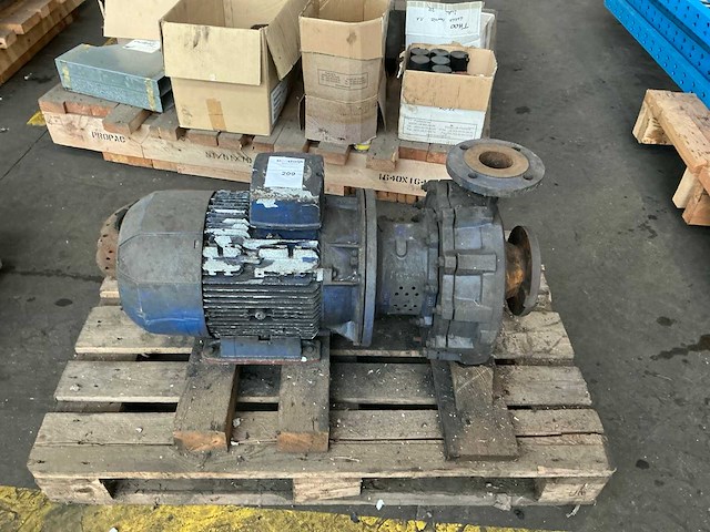 Waterpomp - afbeelding 1 van  4