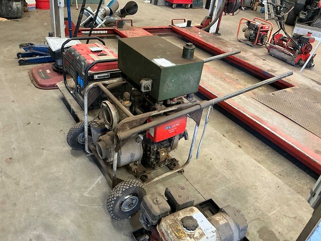 Waterpomp - afbeelding 1 van  9