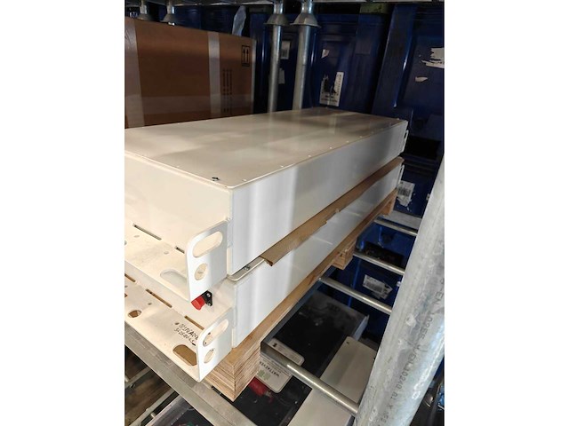 Watt4ever - model c batterij met emus cmu 18kwh - 48v - batterij (11x) - afbeelding 3 van  4