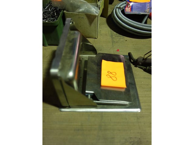 Wc papierhouder met asbak - afbeelding 1 van  1