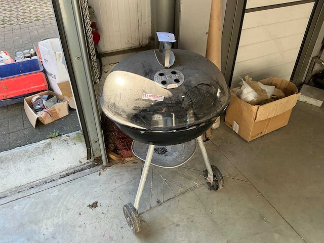 Weber houtskoolbarbecue - afbeelding 2 van  4