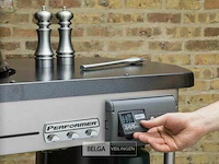 Weber performer deluxe gbs 57cm is een uitgebreide houtskoolbarbecue - afbeelding 3 van  7
