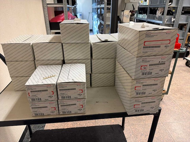 Weco klemmenstroken partij nieuw (±200-250 stuks per doos) (24x) - afbeelding 4 van  8