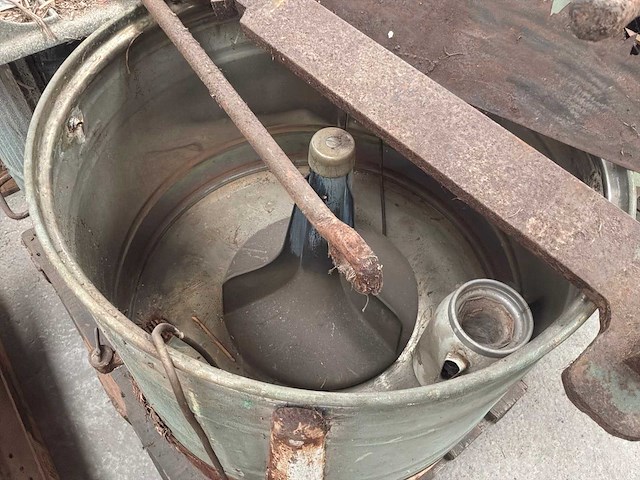 Weegschaal en wasmachine vintage - afbeelding 4 van  6