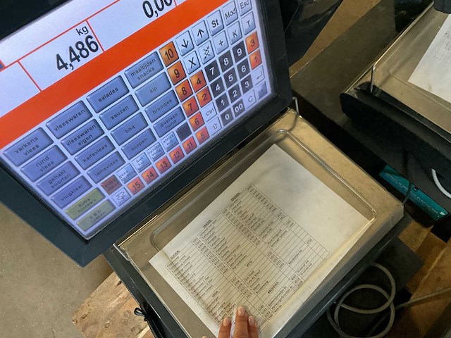 Weegschaal + kassa (2x) pos-systeem + sealer - afbeelding 2 van  2