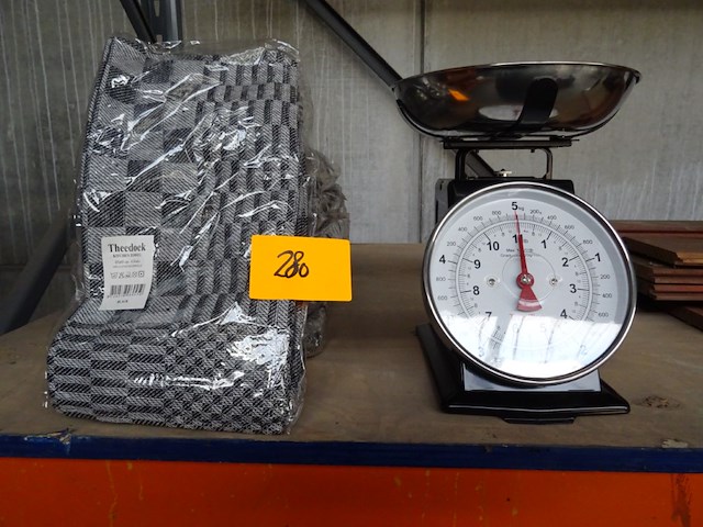 Weegschaal + theedoeken - afbeelding 1 van  3