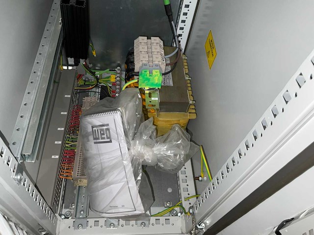 Weg eucfw110031t40fayz cfw-11 frequentieregelaar met schakelkast - afbeelding 7 van  16