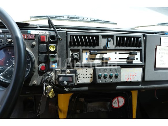 Weg-spoor werkplaatstrucks mercedes-benz unimog zw120s (1985-240,757 km) - afbeelding 11 van  82