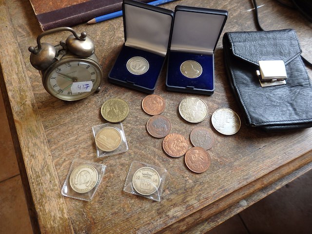 Wekker + lot munten en penningen - afbeelding 3 van  7