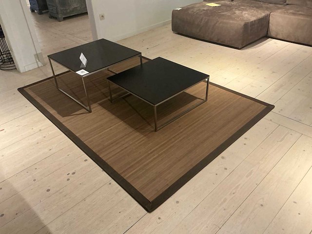 Wengé stained oak bijzettafel (2x) - afbeelding 1 van  5