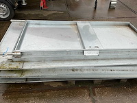 Werfdeur met omkasting (3x) - afbeelding 1 van  1