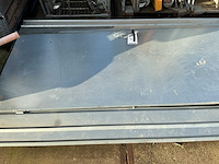 Werfdeur met omkasting - afbeelding 1 van  2