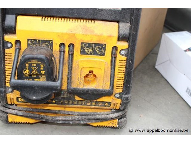 Werflamp dewalt dc022-qw, werking niet gekend - afbeelding 2 van  3