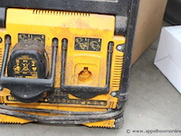 Werflamp dewalt dc022-qw, werking niet gekend - afbeelding 2 van  3