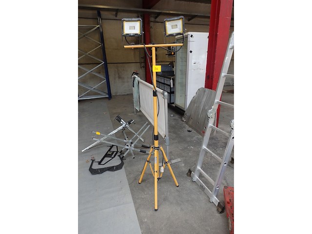 Werflamp op statief - afbeelding 1 van  4