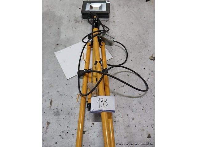 Werflamp op tripod, werking niet gekend - afbeelding 1 van  1