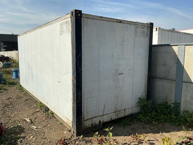 Werfopslagcontainer met rekken opslagcontainer - afbeelding 3 van  6