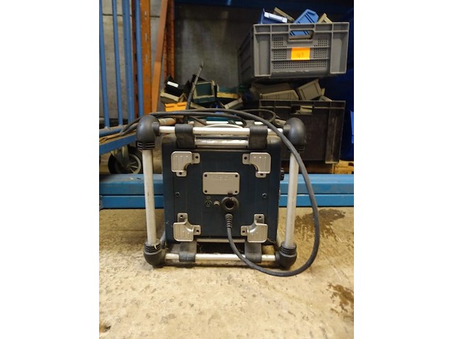 Werfradio bosch (aanzetknop ontbreekt) maar werkt! - afbeelding 2 van  10