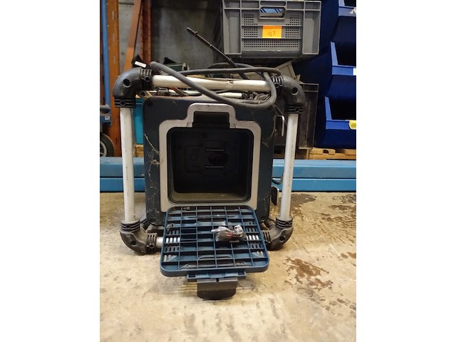 Werfradio bosch (aanzetknop ontbreekt) maar werkt! - afbeelding 5 van  10