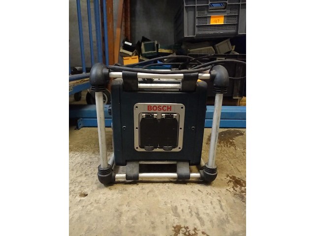 Werfradio bosch (aanzetknop ontbreekt) maar werkt! - afbeelding 9 van  10