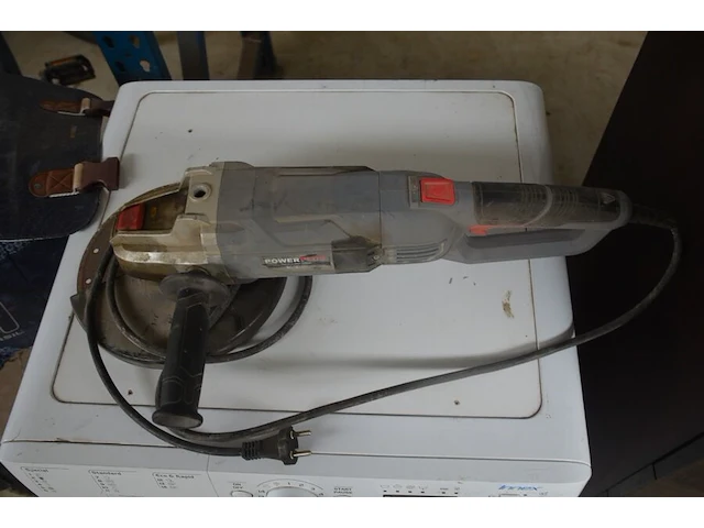 Werfradio maginon br10, slijpschijf powerplus pow20030, slijpschijf bosch pws750-125, handcirkelzaag trotec pcss-10-1400 in doos, schuurmachine bosch gss 23e in pvc koffer, poliermachine einhell bpp5 1100e in pvc koffer, laser topcraft op statief - afbeelding 9 van  36
