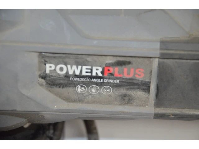 Werfradio maginon br10, slijpschijf powerplus pow20030, slijpschijf bosch pws750-125, handcirkelzaag trotec pcss-10-1400 in doos, schuurmachine bosch gss 23e in pvc koffer, poliermachine einhell bpp5 1100e in pvc koffer, laser topcraft op statief - afbeelding 10 van  36