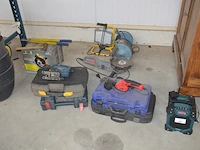 Werfradio maginon br10, slijpschijf powerplus pow20030, slijpschijf bosch pws750-125, handcirkelzaag trotec pcss-10-1400 in doos, schuurmachine bosch gss 23e in pvc koffer, poliermachine einhell bpp5 1100e in pvc koffer, laser topcraft op statief