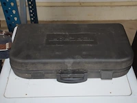 Werfradio maginon br10, slijpschijf powerplus pow20030, slijpschijf bosch pws750-125, handcirkelzaag trotec pcss-10-1400 in doos, schuurmachine bosch gss 23e in pvc koffer, poliermachine einhell bpp5 1100e in pvc koffer, laser topcraft op statief - afbeelding 12 van  36
