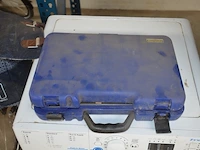 Werfradio maginon br10, slijpschijf powerplus pow20030, slijpschijf bosch pws750-125, handcirkelzaag trotec pcss-10-1400 in doos, schuurmachine bosch gss 23e in pvc koffer, poliermachine einhell bpp5 1100e in pvc koffer, laser topcraft op statief - afbeelding 27 van  36