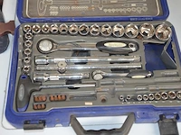 Werfradio maginon br10, slijpschijf powerplus pow20030, slijpschijf bosch pws750-125, handcirkelzaag trotec pcss-10-1400 in doos, schuurmachine bosch gss 23e in pvc koffer, poliermachine einhell bpp5 1100e in pvc koffer, laser topcraft op statief - afbeelding 28 van  36