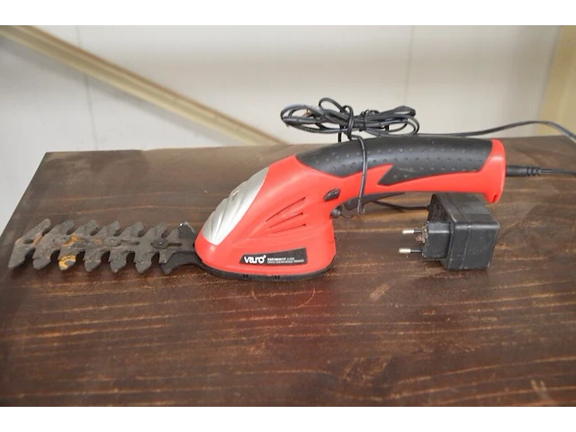 Werfradio maginon br10, slijpschijf powerplus pow20030, slijpschijf bosch pws750-125, handcirkelzaag trotec pcss-10-1400 in doos, schuurmachine bosch gss 23e in pvc koffer, poliermachine einhell bpp5 1100e in pvc koffer, laser topcraft op statief - afbeelding 29 van  36