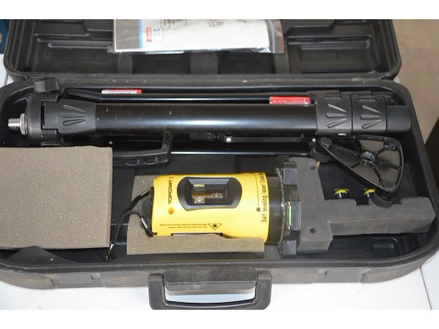 Werfradio maginon br10, slijpschijf powerplus pow20030, slijpschijf bosch pws750-125, handcirkelzaag trotec pcss-10-1400 in doos, schuurmachine bosch gss 23e in pvc koffer, poliermachine einhell bpp5 1100e in pvc koffer, laser topcraft op statief - afbeelding 23 van  36