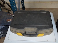 Werfradio maginon br10, slijpschijf powerplus pow20030, slijpschijf bosch pws750-125, handcirkelzaag trotec pcss-10-1400 in doos, schuurmachine bosch gss 23e in pvc koffer, poliermachine einhell bpp5 1100e in pvc koffer, laser topcraft op statief - afbeelding 33 van  36