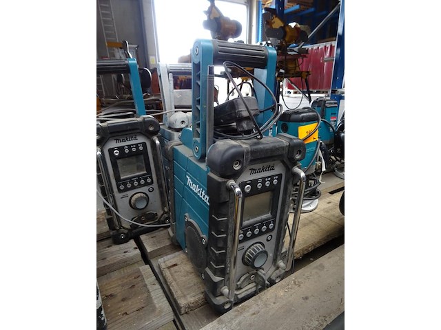 Werfradio makita - afbeelding 2 van  3