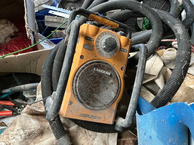 Werfradio (werking niet gekend) - afbeelding 2 van  2