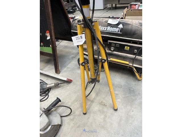 Werfverlichting op 3-pikkelstatief lumx ft-60 - afbeelding 4 van  4
