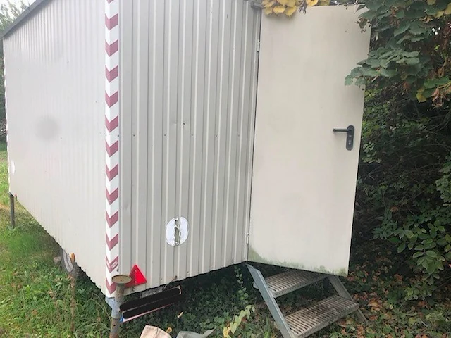 Werfwagen met verwarming afm. 3,50m x 2,10m, bouwjaar 2010 - afbeelding 4 van  10