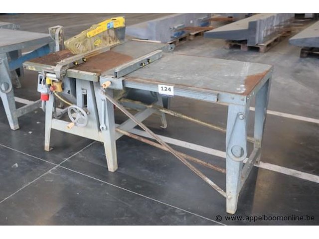 Werfzaagmachine avola vv aanvoertafel - afbeelding 1 van  3