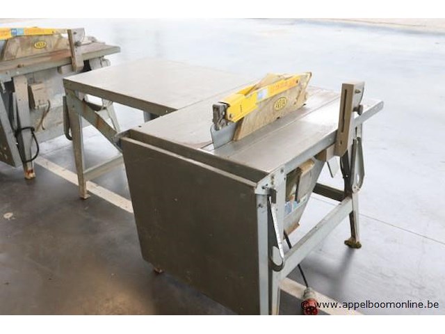 Werfzaagmachine avola vv aanvoertafel - afbeelding 3 van  3