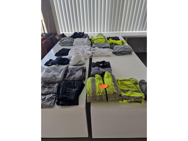 Werk- en veiligheidskledij + waadbroek - afbeelding 1 van  10