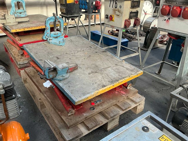 Werkbank (2x) - afbeelding 1 van  4