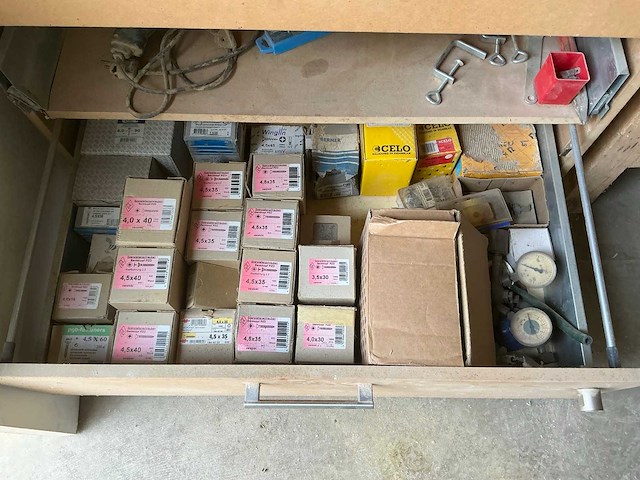 Werkbank en bevestigingsmateriaal - afbeelding 9 van  12