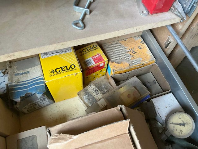 Werkbank en bevestigingsmateriaal - afbeelding 12 van  12