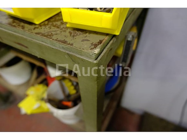 Werkbank en inhoud - afbeelding 9 van  21